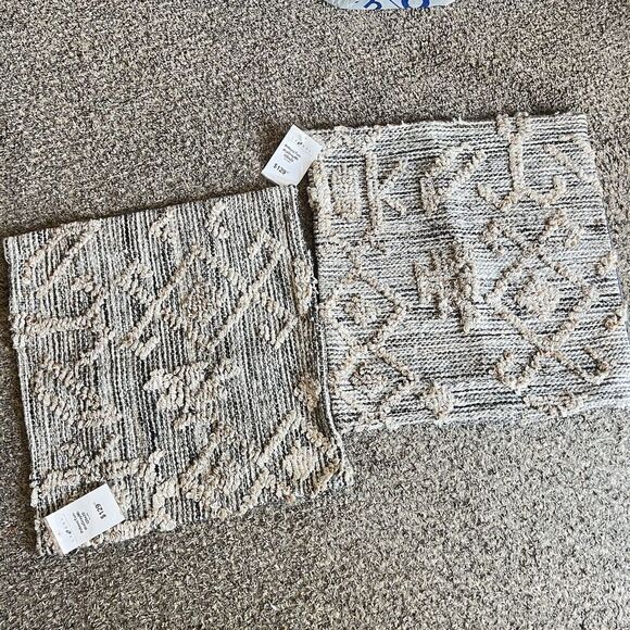 La Z Boy Woven Textured Gray Tan Throw Pillow Covers High Quality Set Of 2 New - Picture 5 of 5